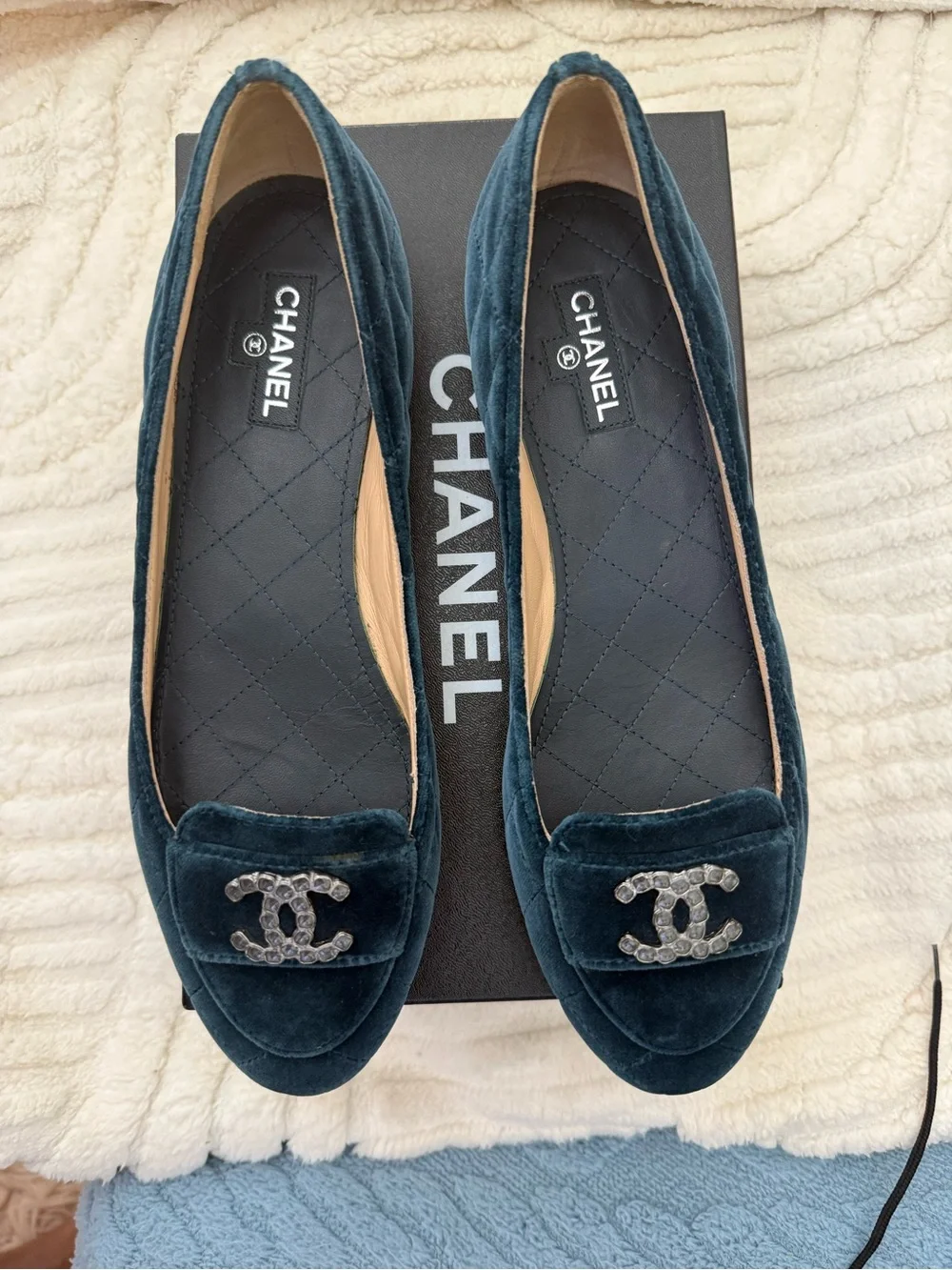 CHANEL Velvet Loafers with Crystal CC Logo in Navy Blue